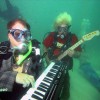 اجرای ارکستر سمفونی زیر دریا+تصاویر